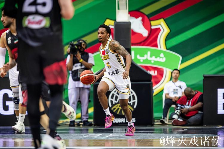 巴里-布朗全场24分钟，18投5中砍下17分1篮板2助攻2抢断