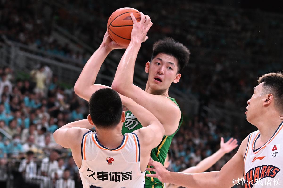 爆冷!卫冕冠军不敌辽篮,超级外援失准成输球关键 爆冷!卫冕冠军不敌辽篮,超级外援失准成输球关键
